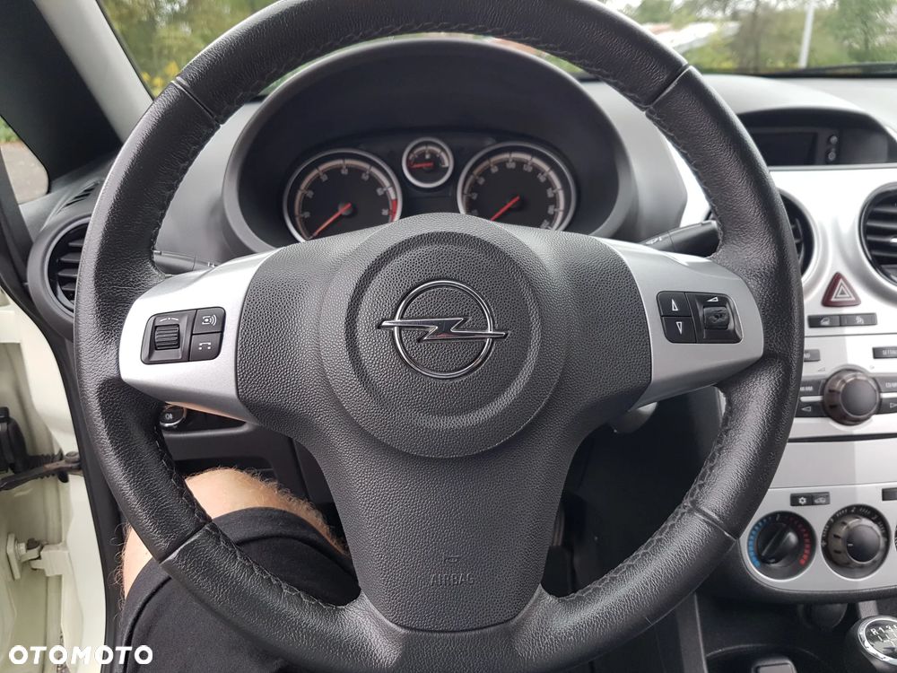 Opel Corsa 1.4 16V Satellite - 19