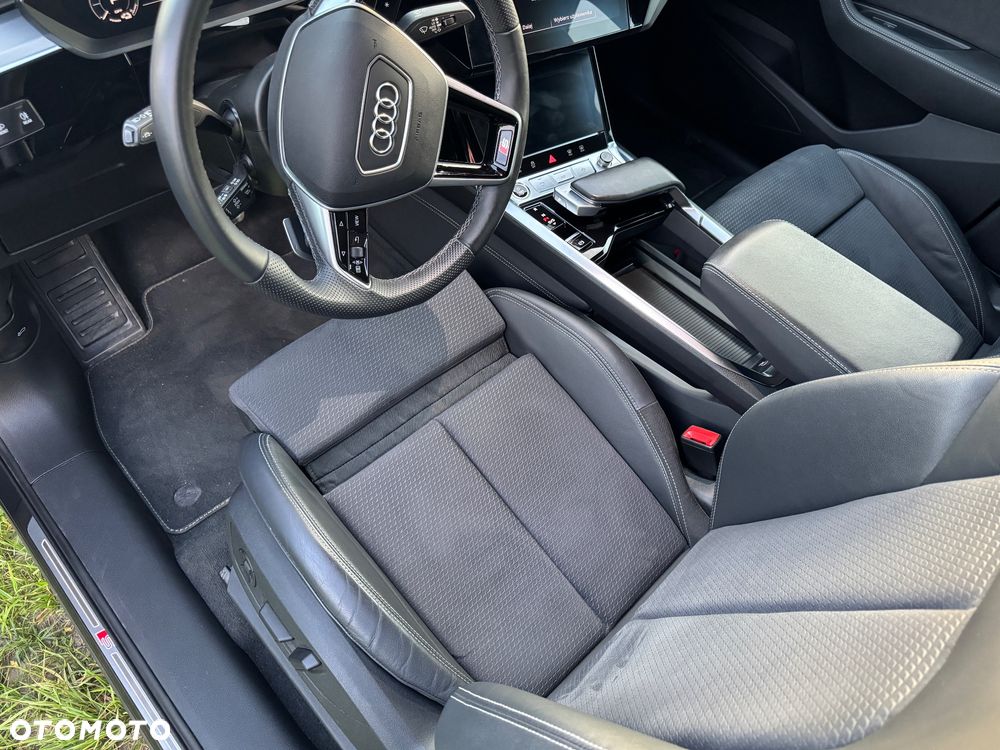 Audi Q8 Sportback e-tron - 6