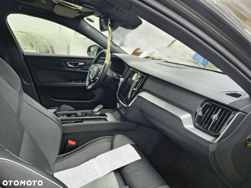 Volvo V60 B4 B DKG Ultra Dark - 10