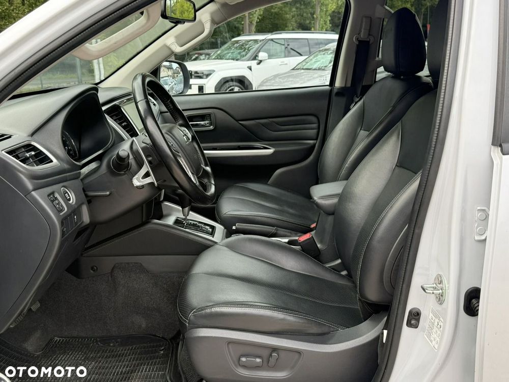 Mitsubishi L200 2.2 d DC Instyle Plus - 11