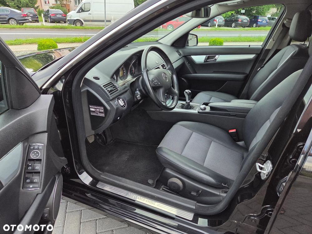 Mercedes-Benz Klasa C 180 Kompressor BlueEFFICIENCY Special Edition - 10