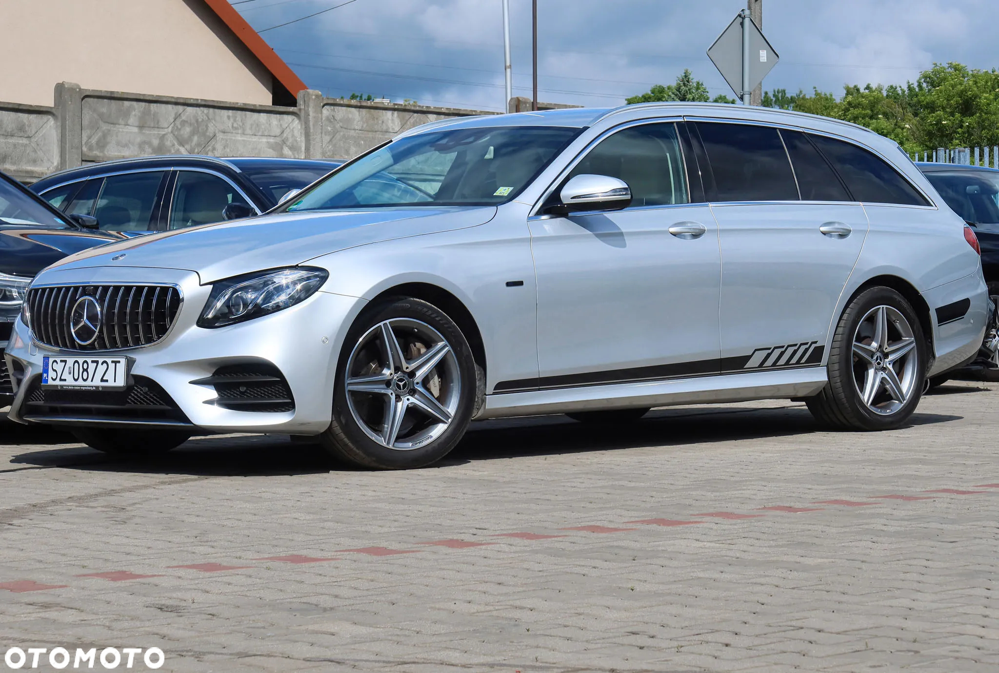 Mercedes-Benz Klasa E 300 de AMG - 36