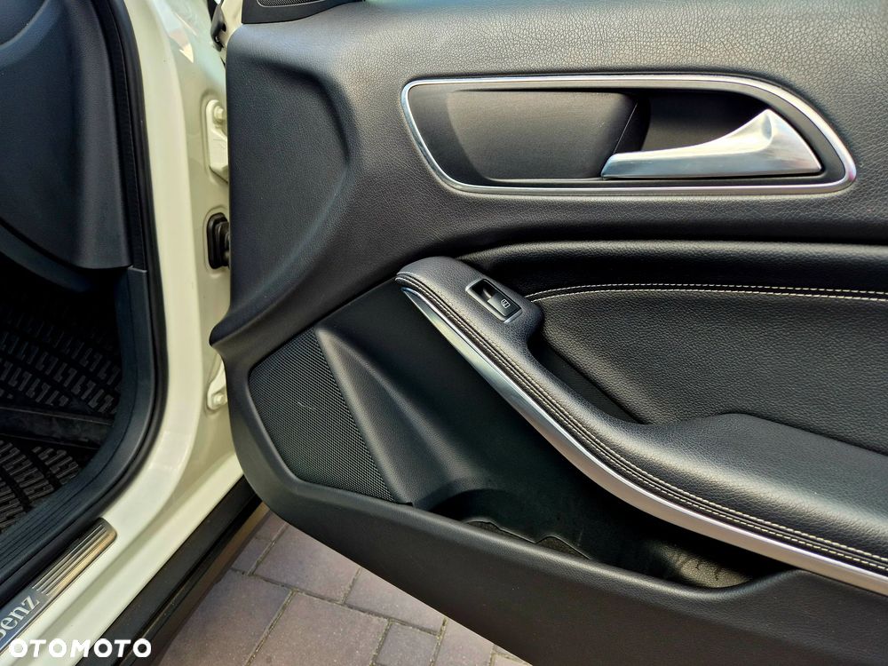 Mercedes-Benz GLA 180 (CDI) d 7G-DCT AMG Line - 39