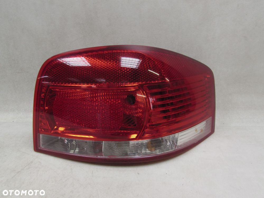 AUDI A3 8P 3D S-LINE 03-08 LAMPA TYL PRAWA UK - 1