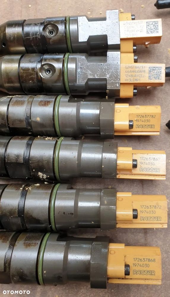 WTRYSK WTRYSKIWACZ PALIWA DAF XF  2047600  2047601  1974030  153458220 - 2