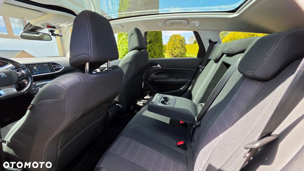 Peugeot 308 1.5 BlueHDi Allure S&S - 28
