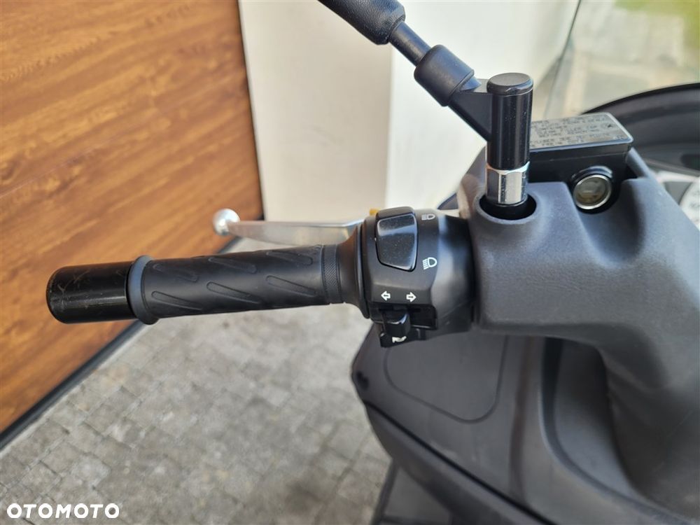 Suzuki Burgman - 10