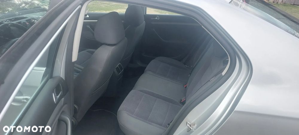 Volkswagen Jetta 1.9 TDI Comfortline - 14