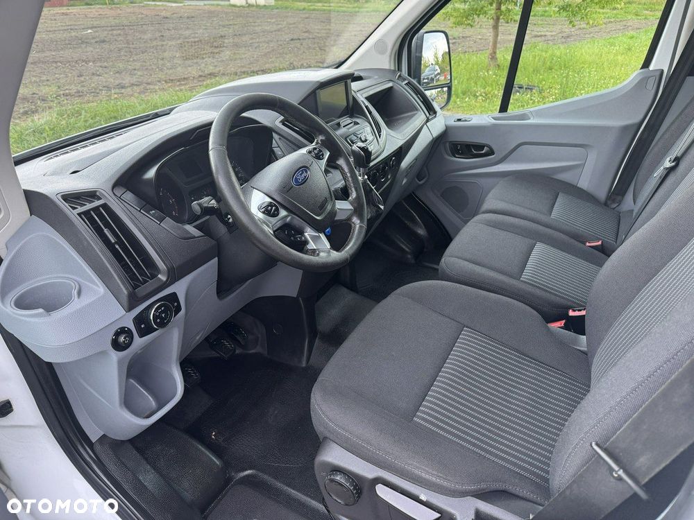 Ford Transit - 12
