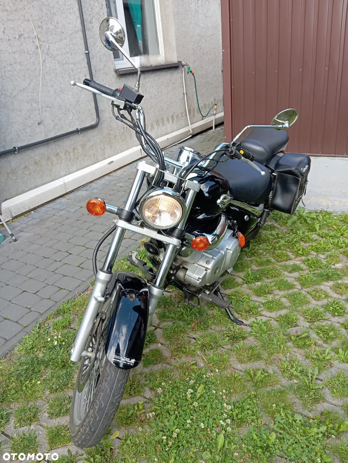Suzuki Intruder - 12