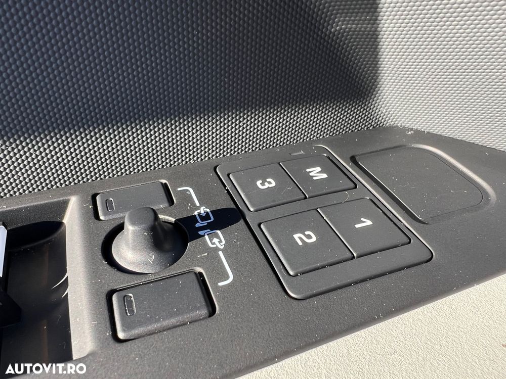 Land Rover Defender 110 3.0D 250 MHEV Hard Top X-Dynamic SE - 25