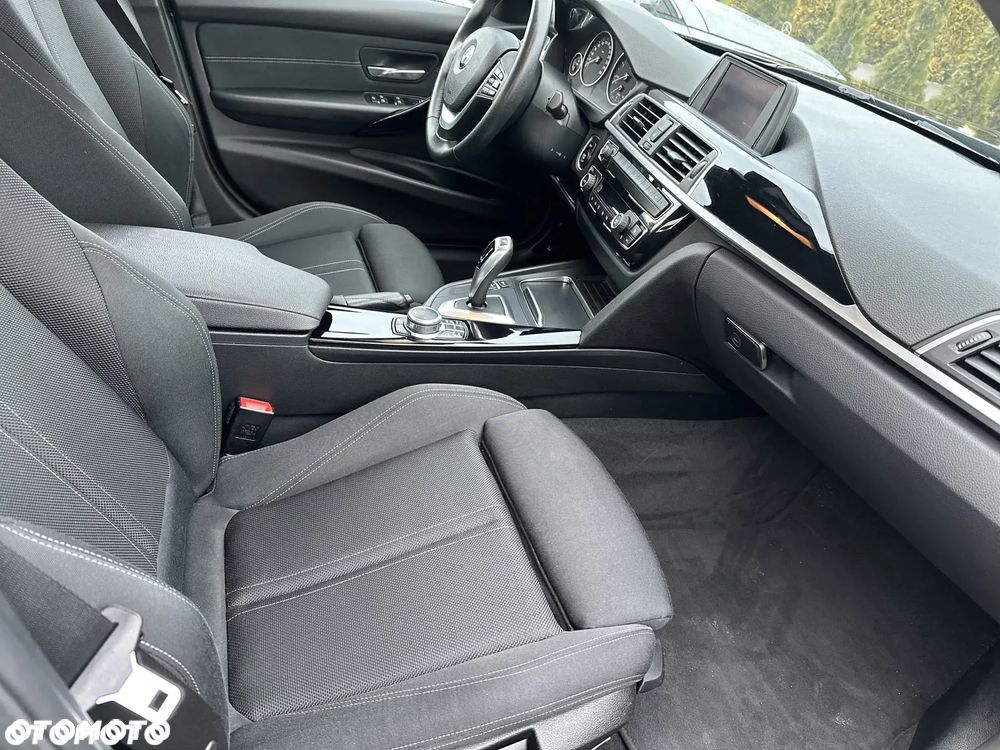 BMW Seria 3 320d Edition Luxury Line Purity - 21