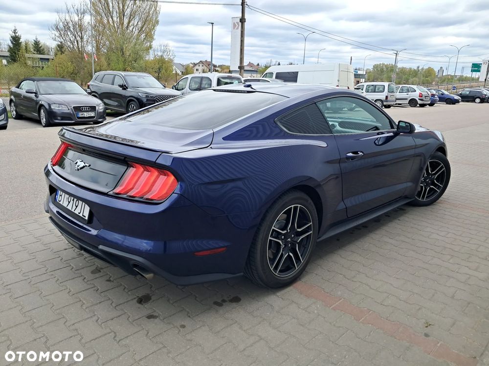 Ford Mustang - 7