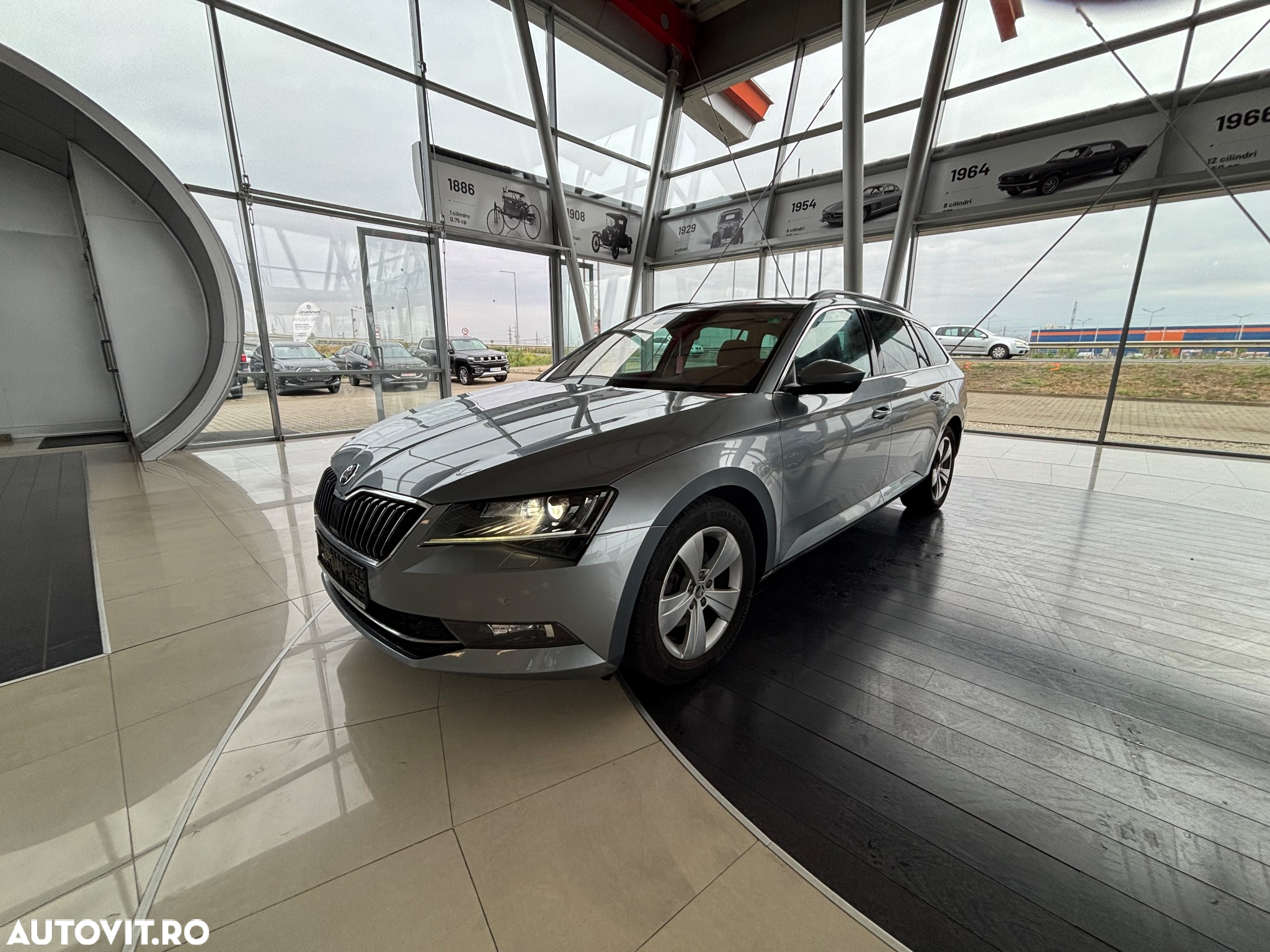 Skoda Superb Combi 2.0 TDI DSG Active - 7