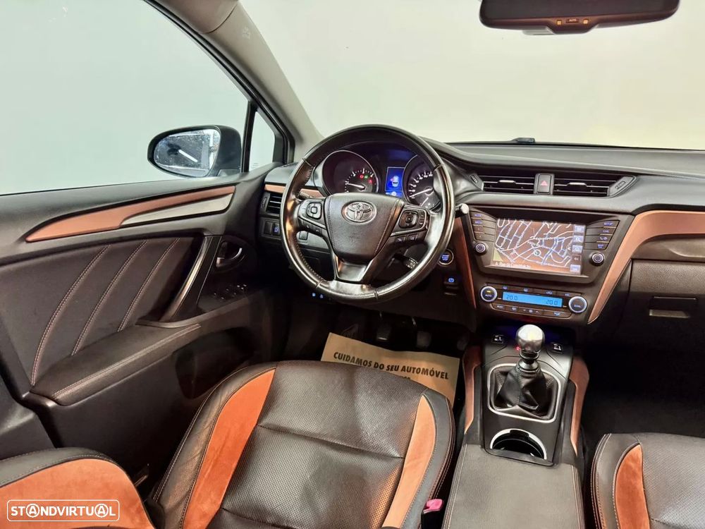 Toyota Avensis Touring Sports 2.0 D-4D Luxury+GPS - 26