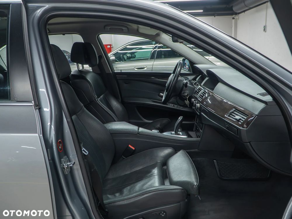 BMW Seria 5 - 21