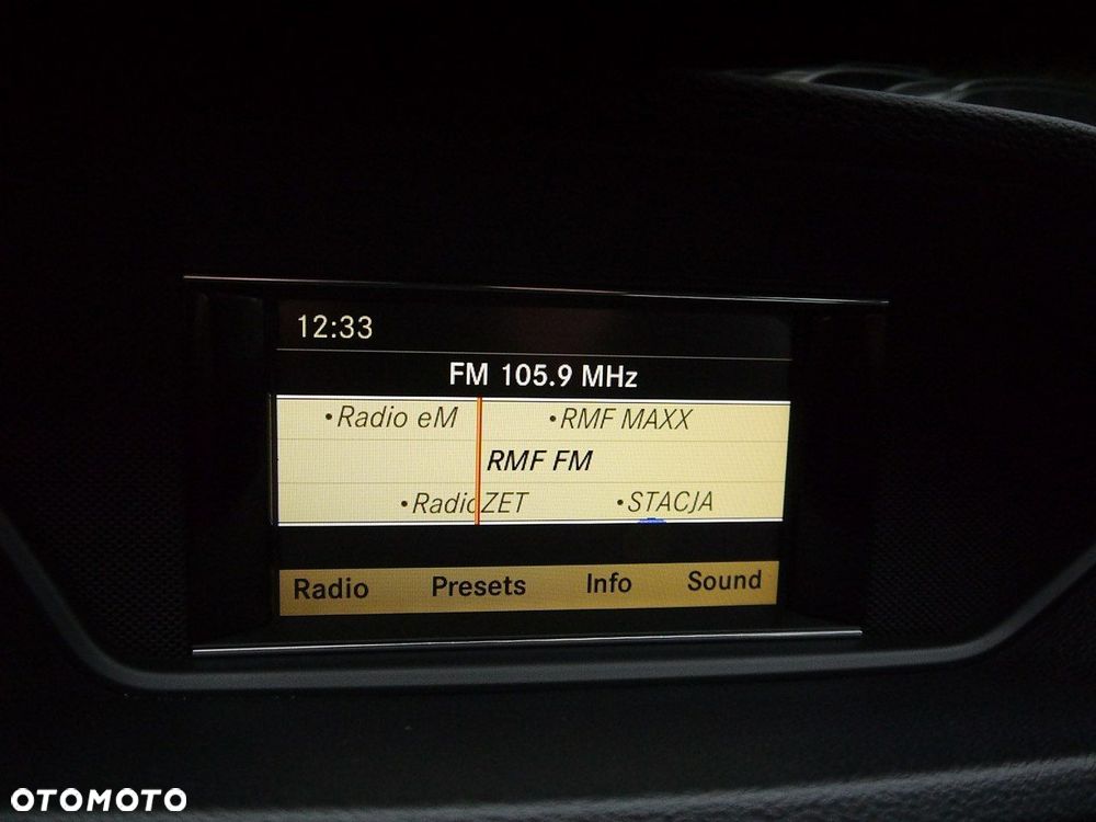 Mercedes-Benz Klasa E 220 BlueTEC 4Matic 7G-TRONIC Avantgarde - 21