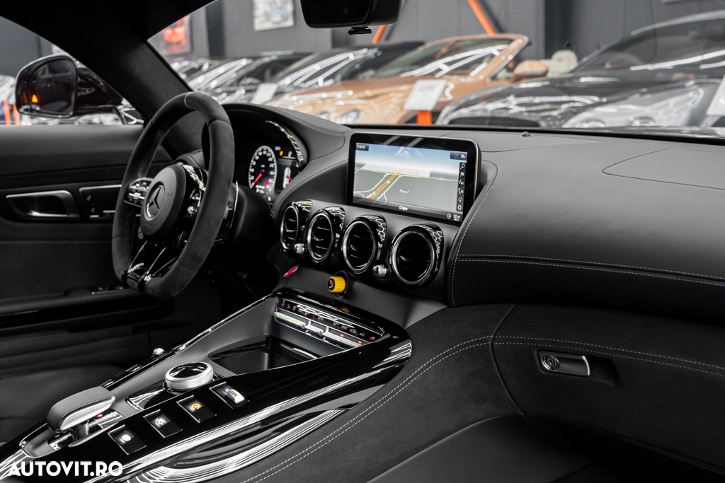 Mercedes-Benz AMG GT R - 10