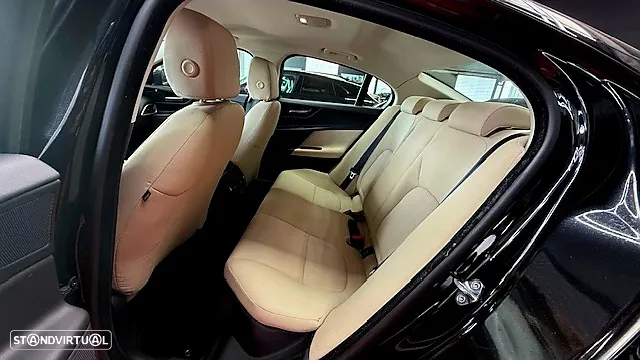 Jaguar XE 2.0 D Prestige Aut. - 20