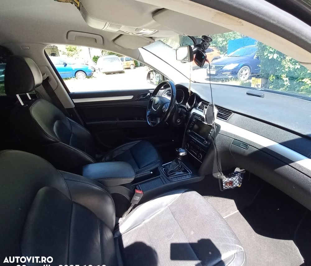 Skoda Superb 2.0 TDI Elegance DSG - 10