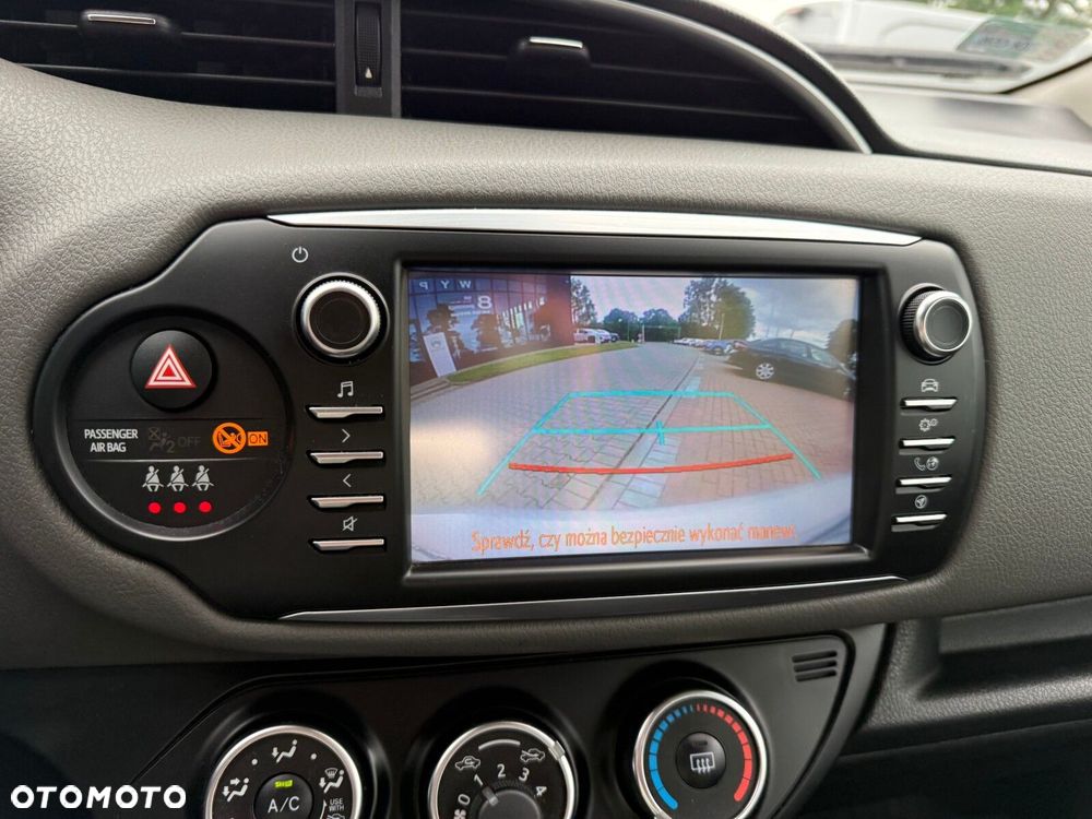 Toyota Yaris 1.5 Premium - 23