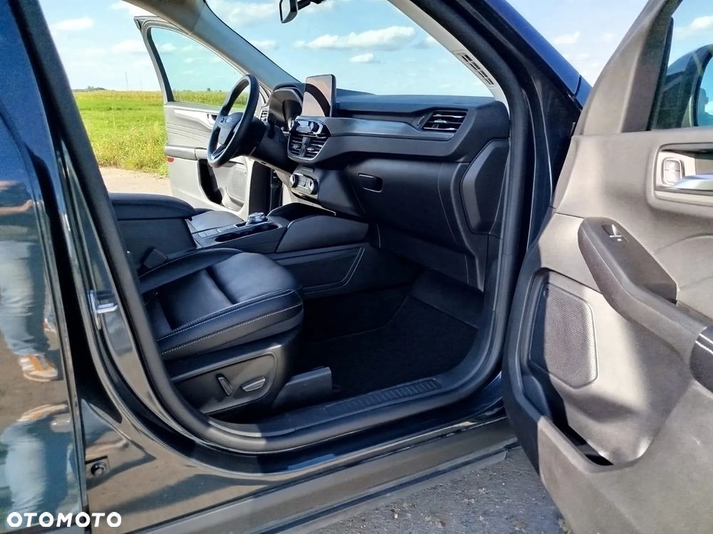 Ford Escape 2.0 EcoBoost AWD Titanium - 23