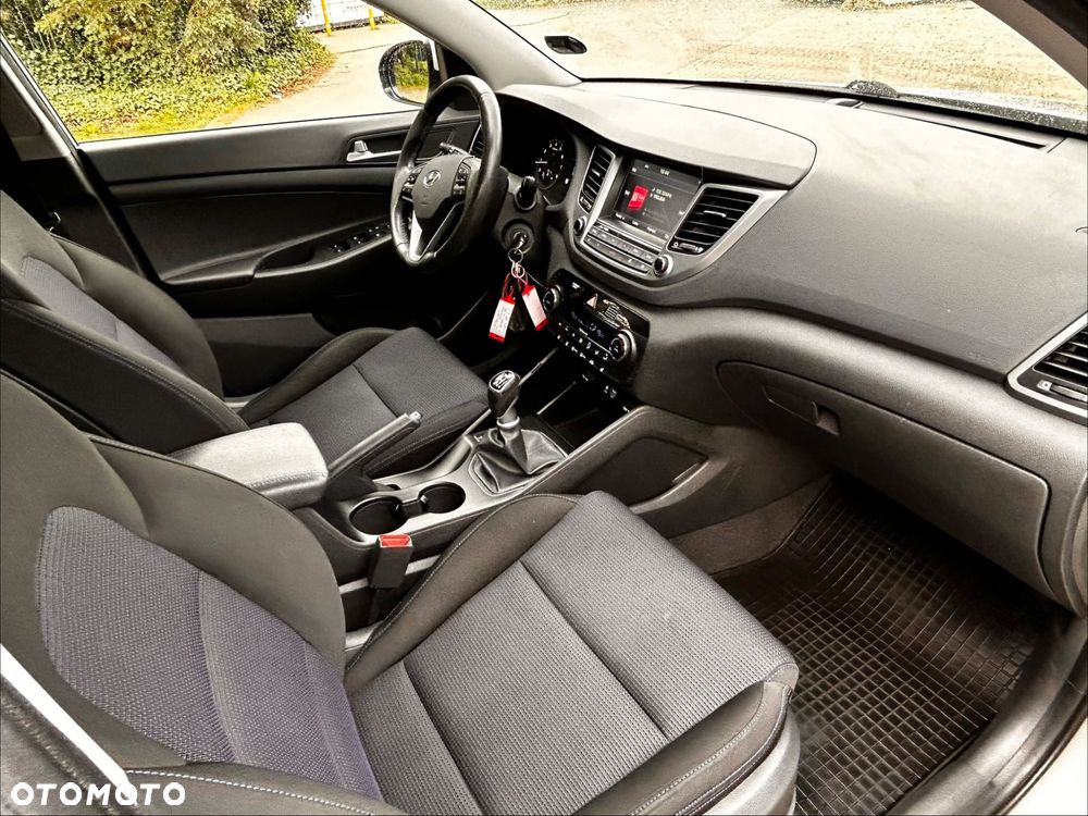 Hyundai Tucson 1.6 Turbo 2WD Navi - 25