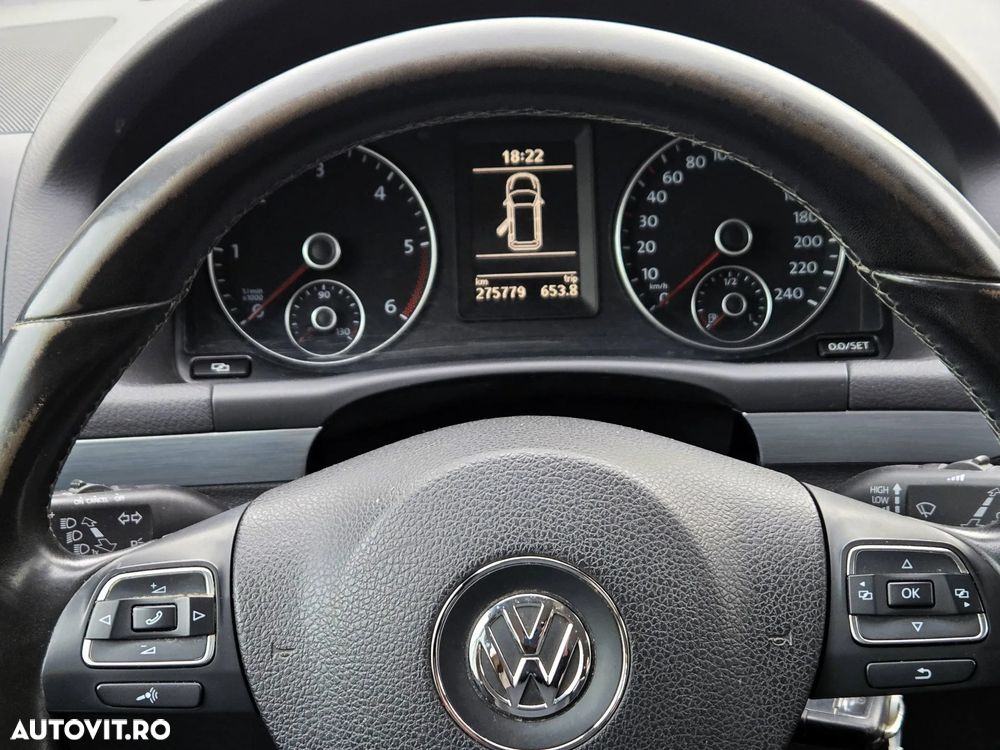 Volkswagen Touran 1.6 TDI DPF BlueMotion Technology STYLE - 21