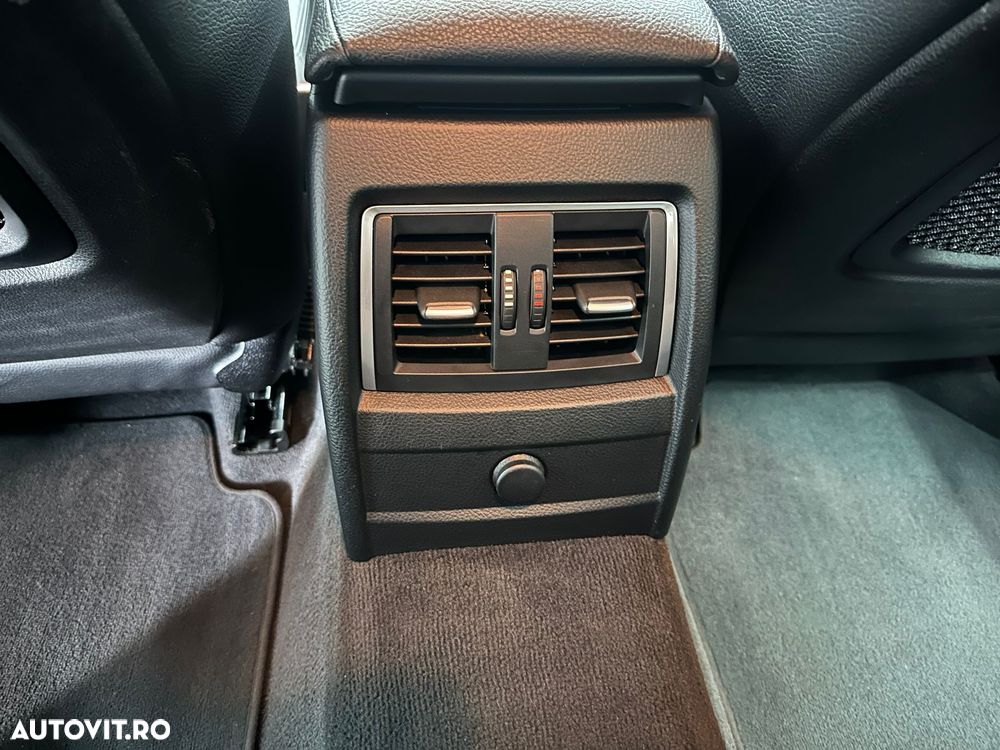 BMW Seria 3 320d xDrive - 12