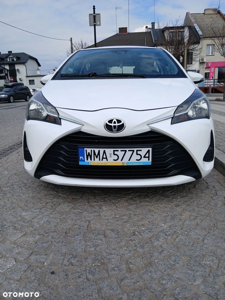 Toyota Yaris 1.0 Premium - 4
