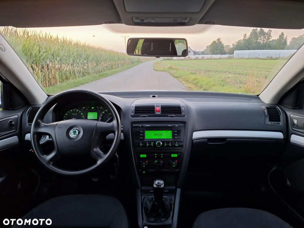 Skoda Octavia 1.6 Elegance - 14