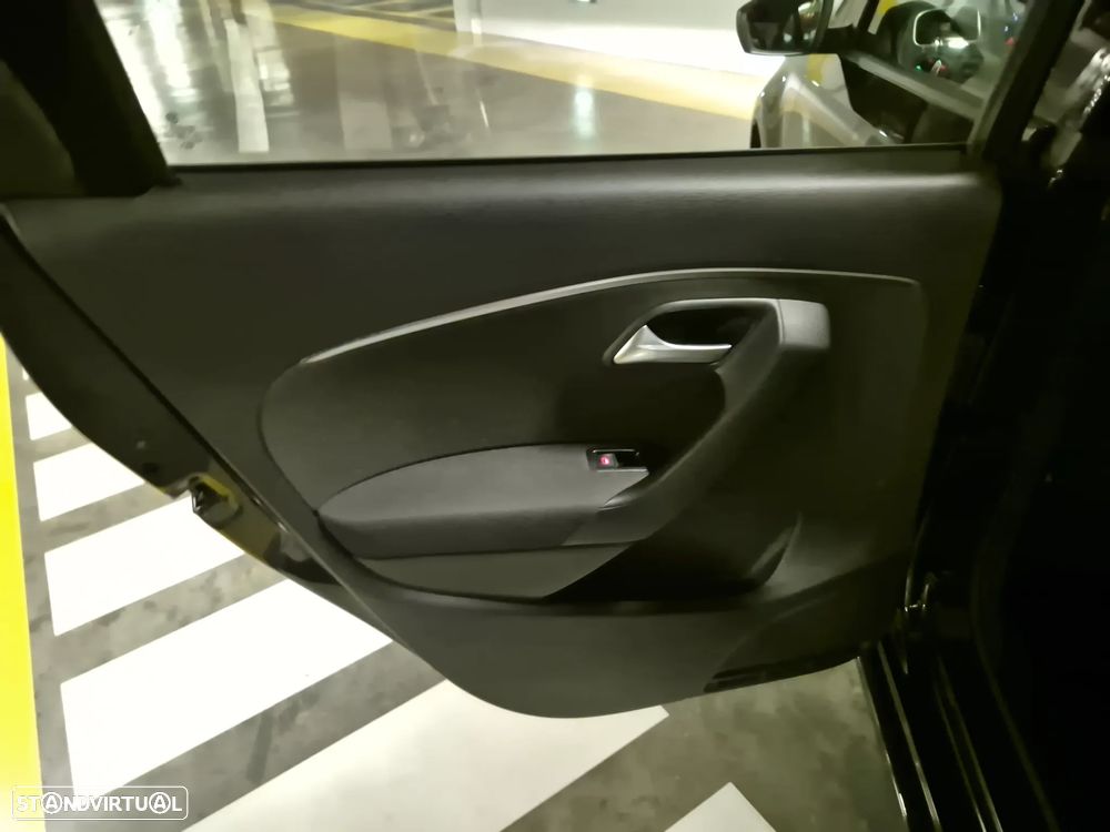 VW Polo 1.0 Confortline - 27