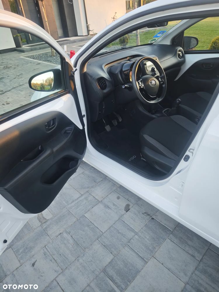Toyota Aygo x-business - 9