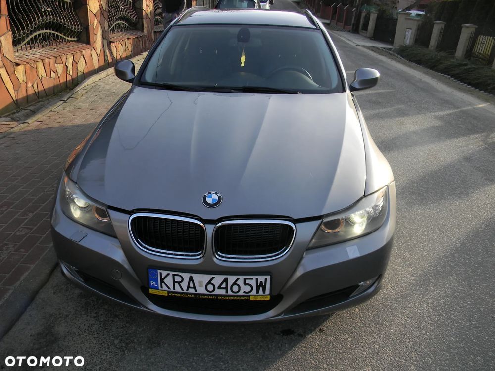 BMW Seria 3 325d DPF Edition Exclusive - 12
