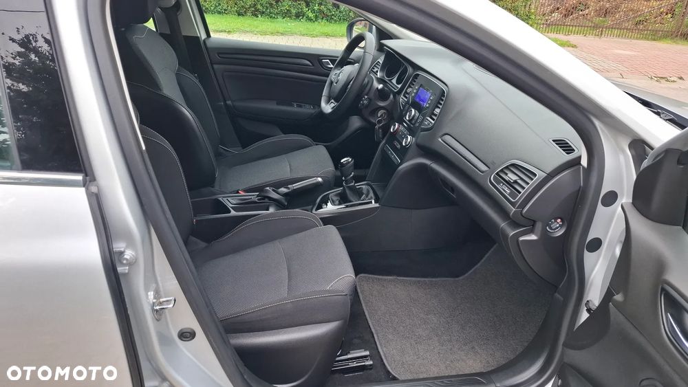 Renault Megane ENERGY TCe 100 INTENS - 17