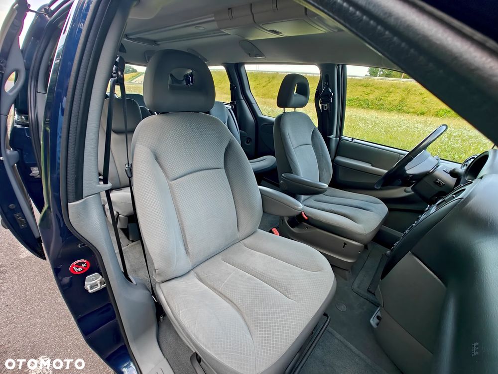 Chrysler Grand Voyager - 29