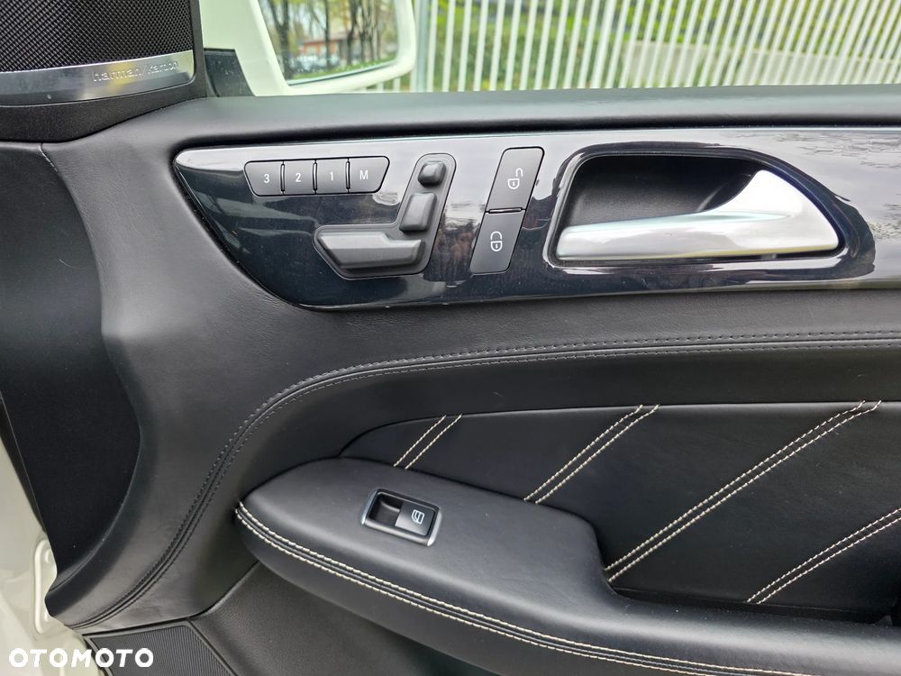 Mercedes-Benz ML 63 AMG 4-Matic - 35