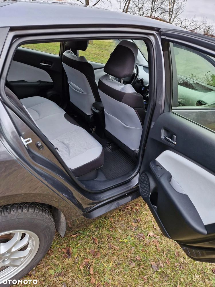 Toyota Prius Hybrid - 13