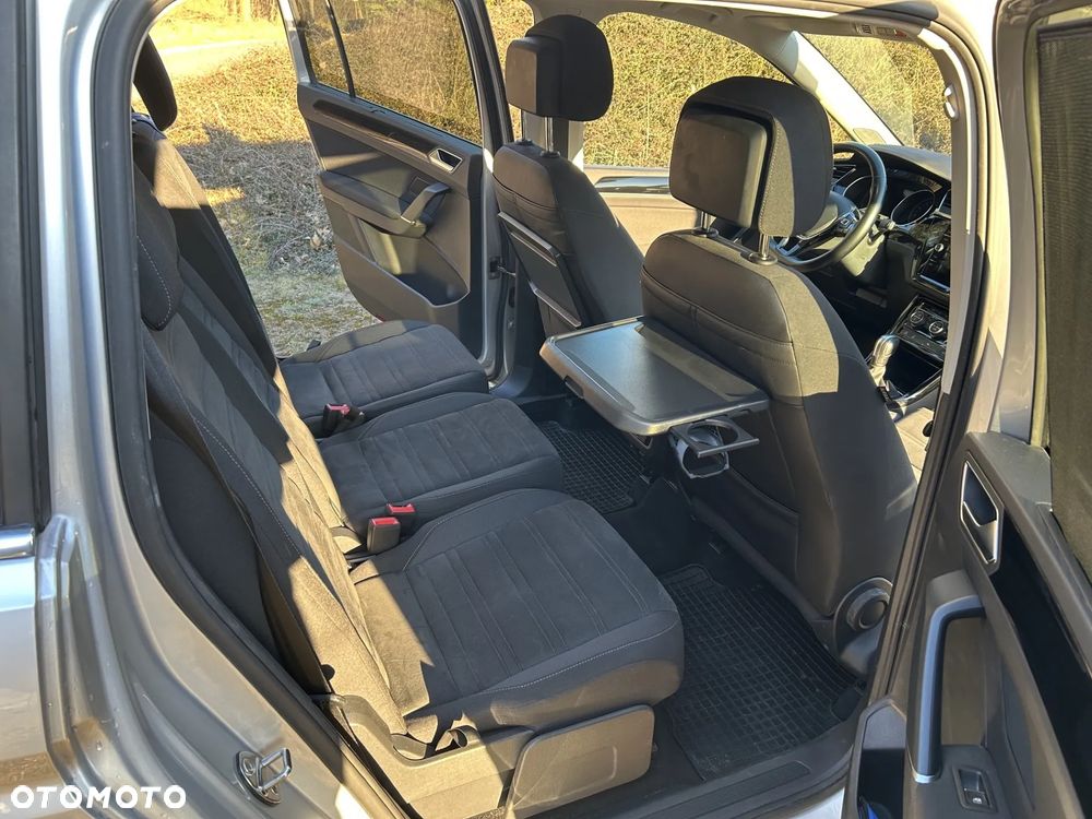 Volkswagen Touran - 18