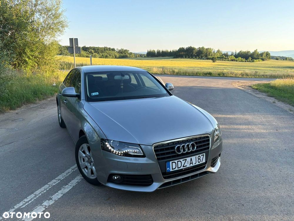 Audi A4 Limousine - 1