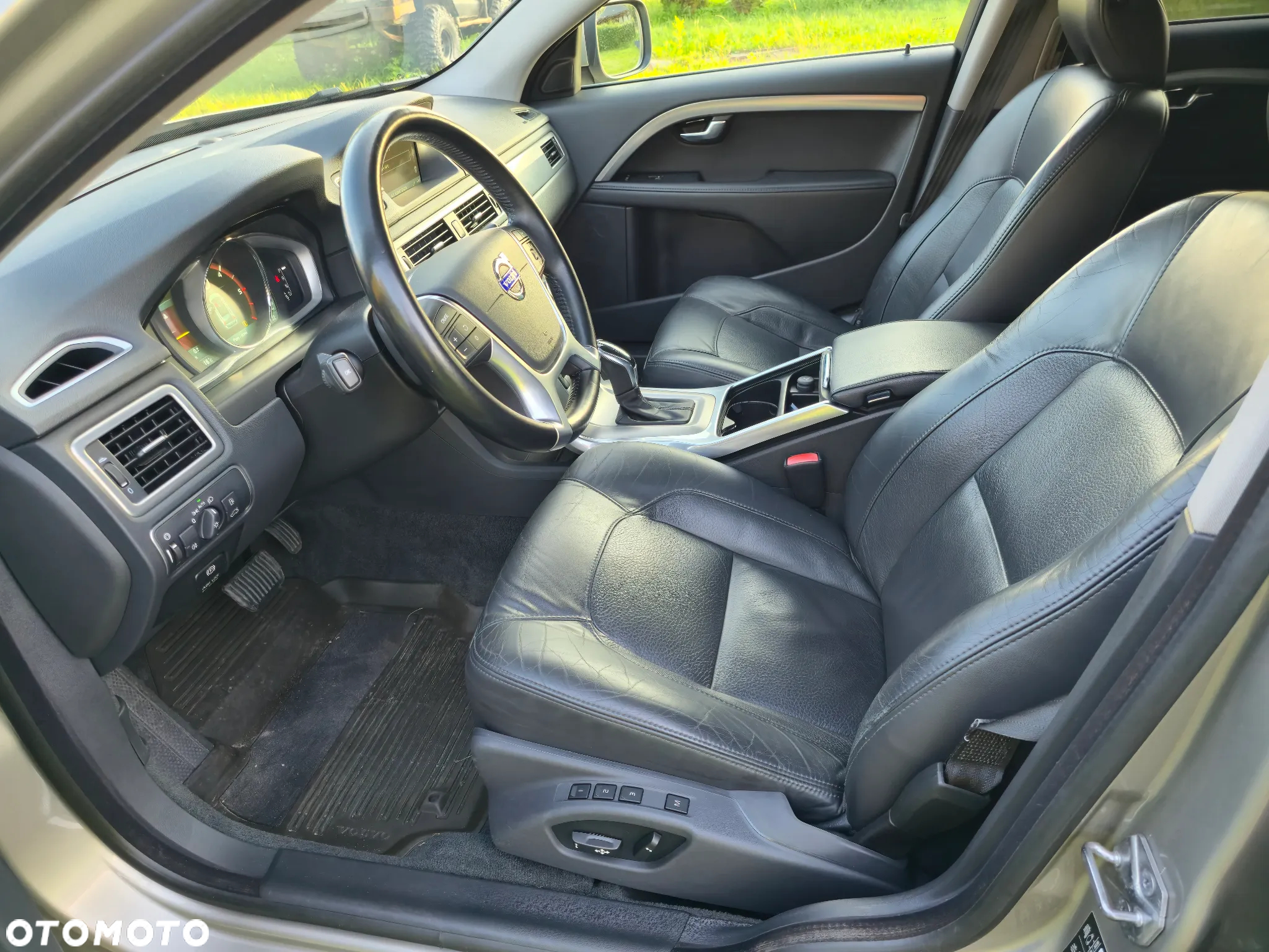 Volvo XC 70 D5 AWD Dynamic Momentum - 32