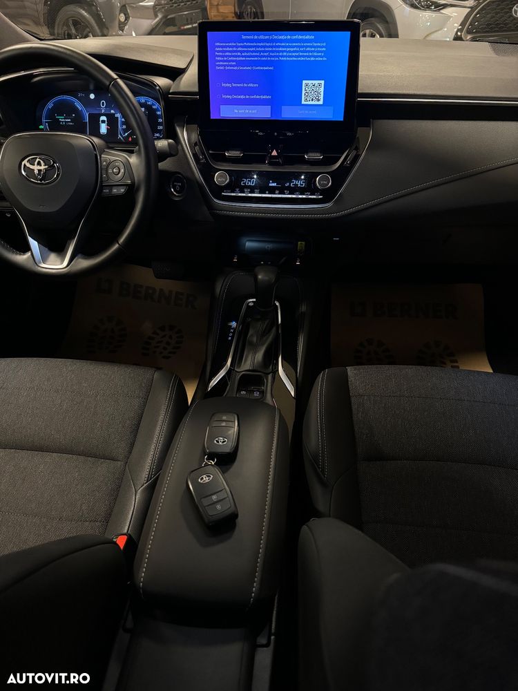 Toyota Corolla 1.8 Hybrid Team Deutschland - 16