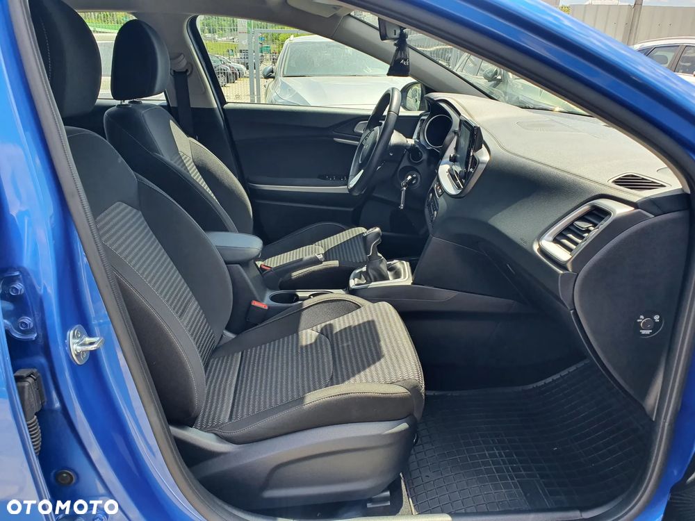 Kia Ceed 1.5 T-GDI M - 25