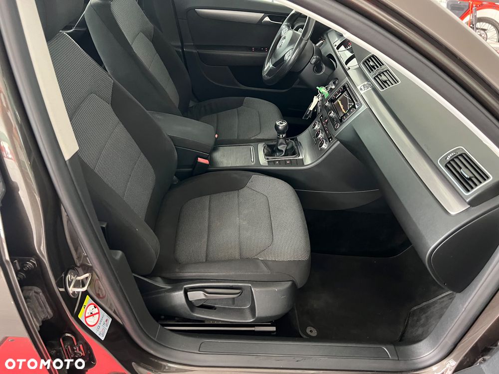 Volkswagen Passat 1.6 TDI (BlueMotion Technology) Comfortline - 25
