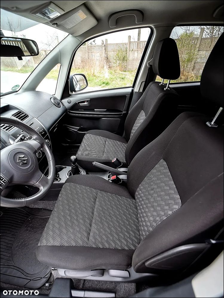 Suzuki SX4 - 32