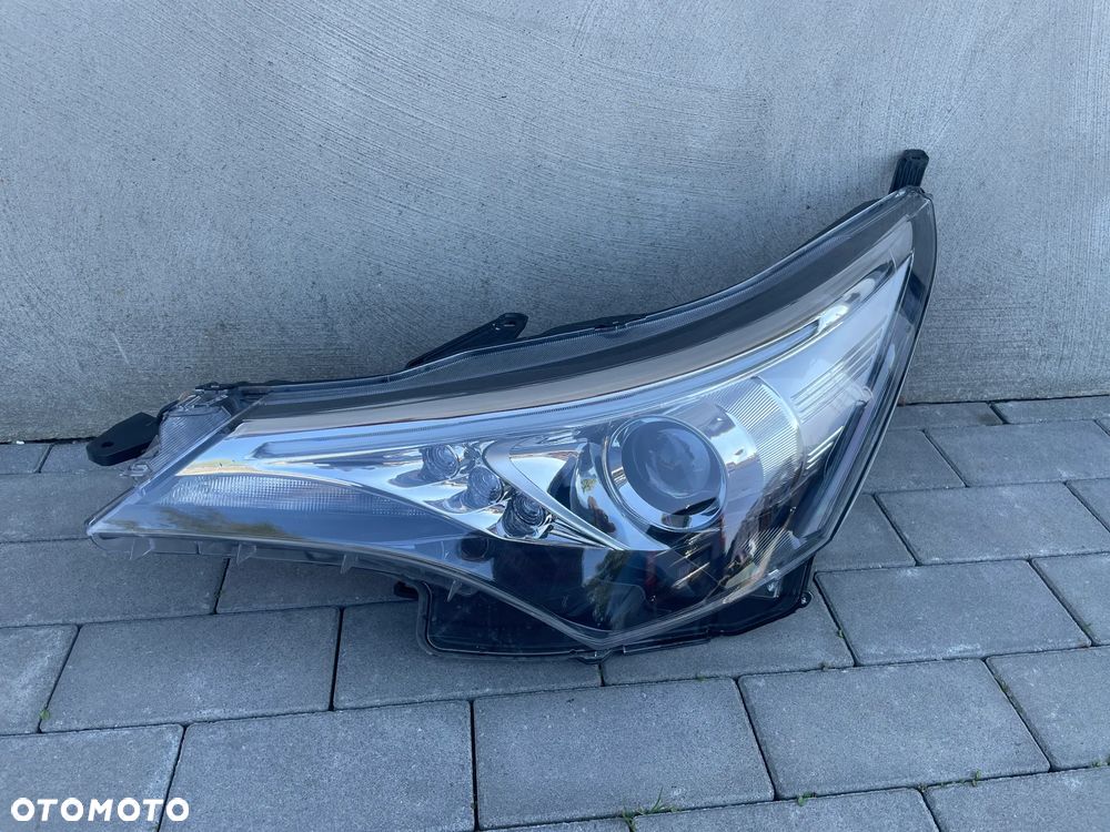 LAMPA PRZEDNIA LEWA TOYOTA AVENSIS T27 LIFT  2015-2018 - 1
