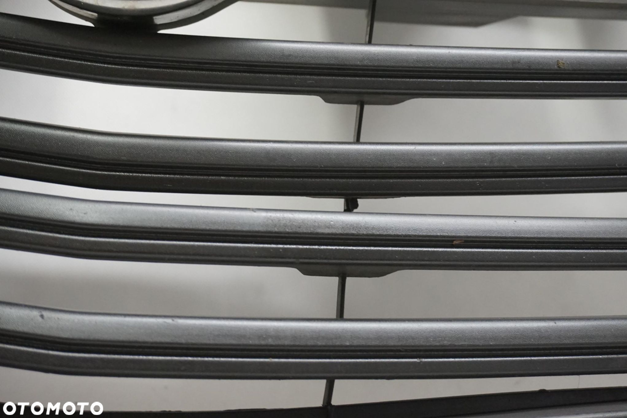 GRILL ATRAPA OPEL VIVARO B - 6