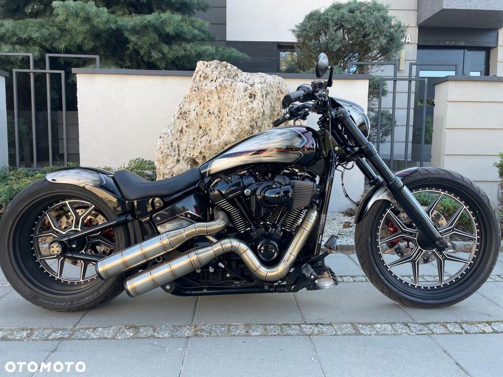 Harley-Davidson Softail Breakout - 4