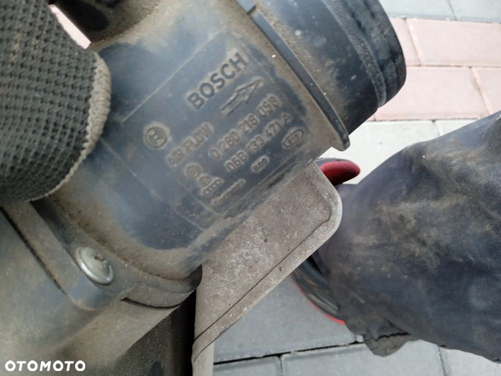 OBUDOWA FILTRA POWIETRZA AUDI A4 B6 06C133843 2.0 PRZEPŁYWOMIERZ 06b133471a - 3