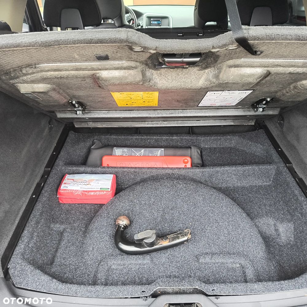 Volvo XC 60 DRIVe R Design - 10